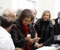 Su Majestad la Reina Sofía durante el recorrido de su visita al Banco de Alimentos de Salamanca
