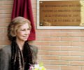 S.M. la Reina descubre la placa conmemorativa de la inauguración de la Biblioteca Central de la Universidad de Jaén