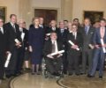 S.M. la Reina, con los premiados con las medallas de las Órdenes Civiles de la Solidaridad Social