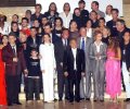 Los Reyes y los Príncipes de Asturias con todos los artistas participantes