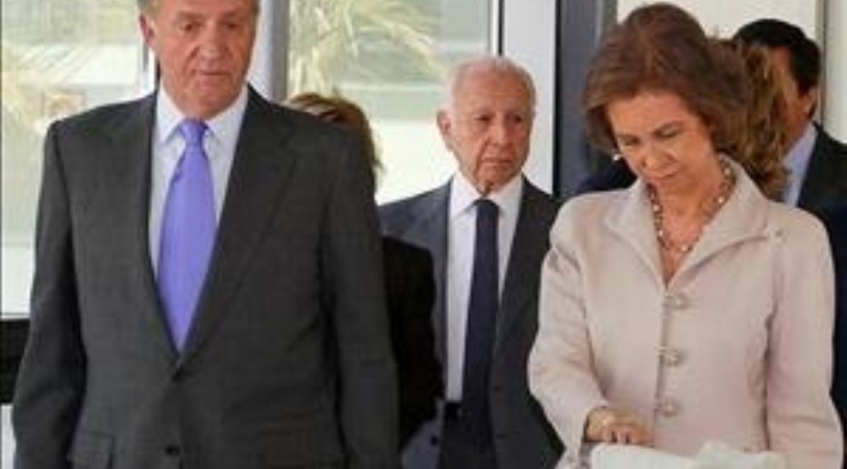 Los Reyes, durante la inauguración del Centro Alzheimer de Vallecas