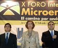 Doña Sofía junto al presidente del Banco Interamericano de Desarrollo (BID), Luis Alberto Moreno y el presidente de El Salvador, Antonio Saca, dura...