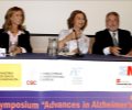 La Reina, en la mesa presidencial junto a los ministros de Ciencia e Innovación y Sanidad y Consumo