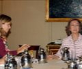 Su Majestad la Reina acompañada por la ministra de Ciencia e Innovación, Cristina Garmendia, durante la reunión