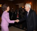 Su Majestad la Reina saluda a Pasqual Maragall a su llagada al Palacio de La Zarzuela