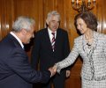 Doña Sofía recibe el saludo de Bertino Velasco, en presencia de Pasqual Maragall