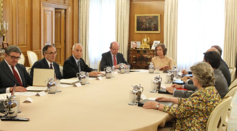 Su Majestad la Reina durante la reunión