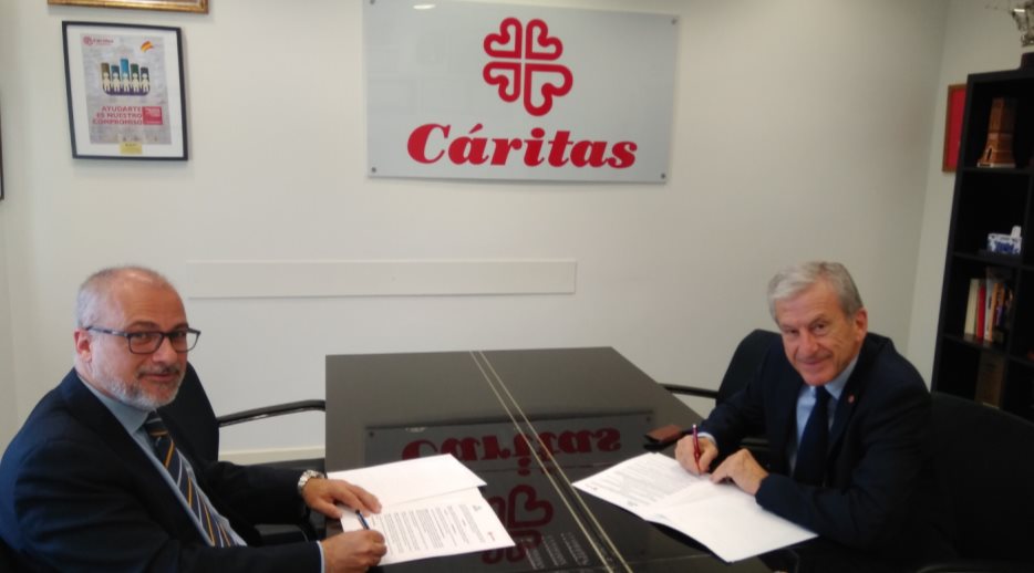 El acuerdo suscrito por el Presidente de Cáritas Española, Manuel Ramón Bretón, y el Vocal Secretario de la Fundación Reina Sofía, José Luis Nogueira