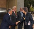 Su Majestad la Reina Doña Sofía recibe el saludo del presidente del Banco de Alimentos de Valencia, Jaume Serra 