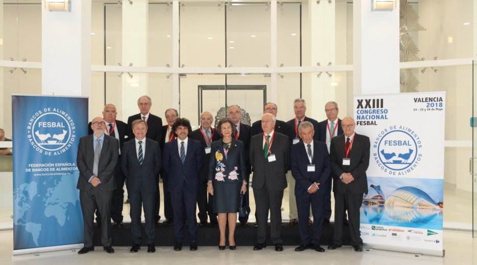 Su Majestad la Reina Doña Sofía junto a los miembros del Comité Ejecutivo de la Federación Española de Bancos de Alimentos 