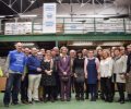 Doña Sofía acompañada de las voluntarias y voluntarios del Banco de alimentos