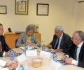 Su Majestad la Reina Doña Sofía durante la reunión de trabajo