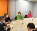 Su Majestad la Reina Doña Sofía en la reunión durante su visita al Banco de Alimentos de Toledo