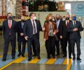 Doña Sofía durante su recorrido por las instalaciones del Banco de Alimentos de Ourense
