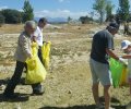 Su Majestad la Reina Doña Sofía durante las labores de recogida de basura