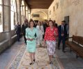 Su Majestad la Reina Doña Sofía acompañada de Su Majestad la Reina Silvia de Suecia se dirigen al paraninfo de la Universidad de Salamanca