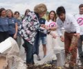 Su Majestad la Reina Doña Sofía ha participado en una limpieza de residuos marinos y en la liberación de dos tortugas recuperadas en aguas de Andratx