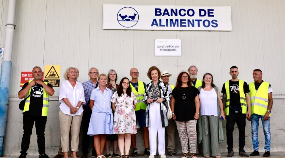 Su Majestad la Reina Doña Sofía visita las instalaciones de la Fundación Banco de Alimentos de Mallorca
