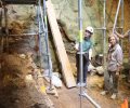 Un momento de la visita de Su Majestad la Reina Doña Sofía a la Cueva Fantasma