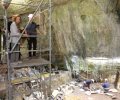 Vista general de la Cueva Mayor en un momento de la visita de Su Majestad la Reina Doña Sofía