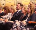 Su Majestad la Reina Doña Sofía en la primera fila de asientos de la conferencia inaugural